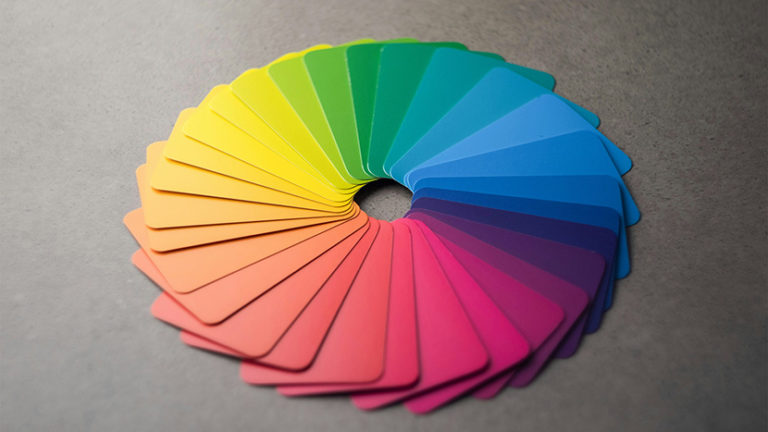 The Role of Visual Stimuli and Color Psychology in Keeping Players Engaged